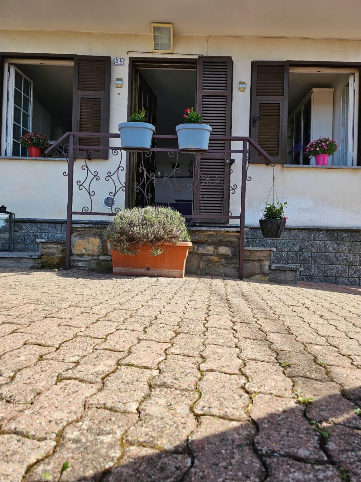 La Casa Della Lavanda Borgo Adorno Exterior photo