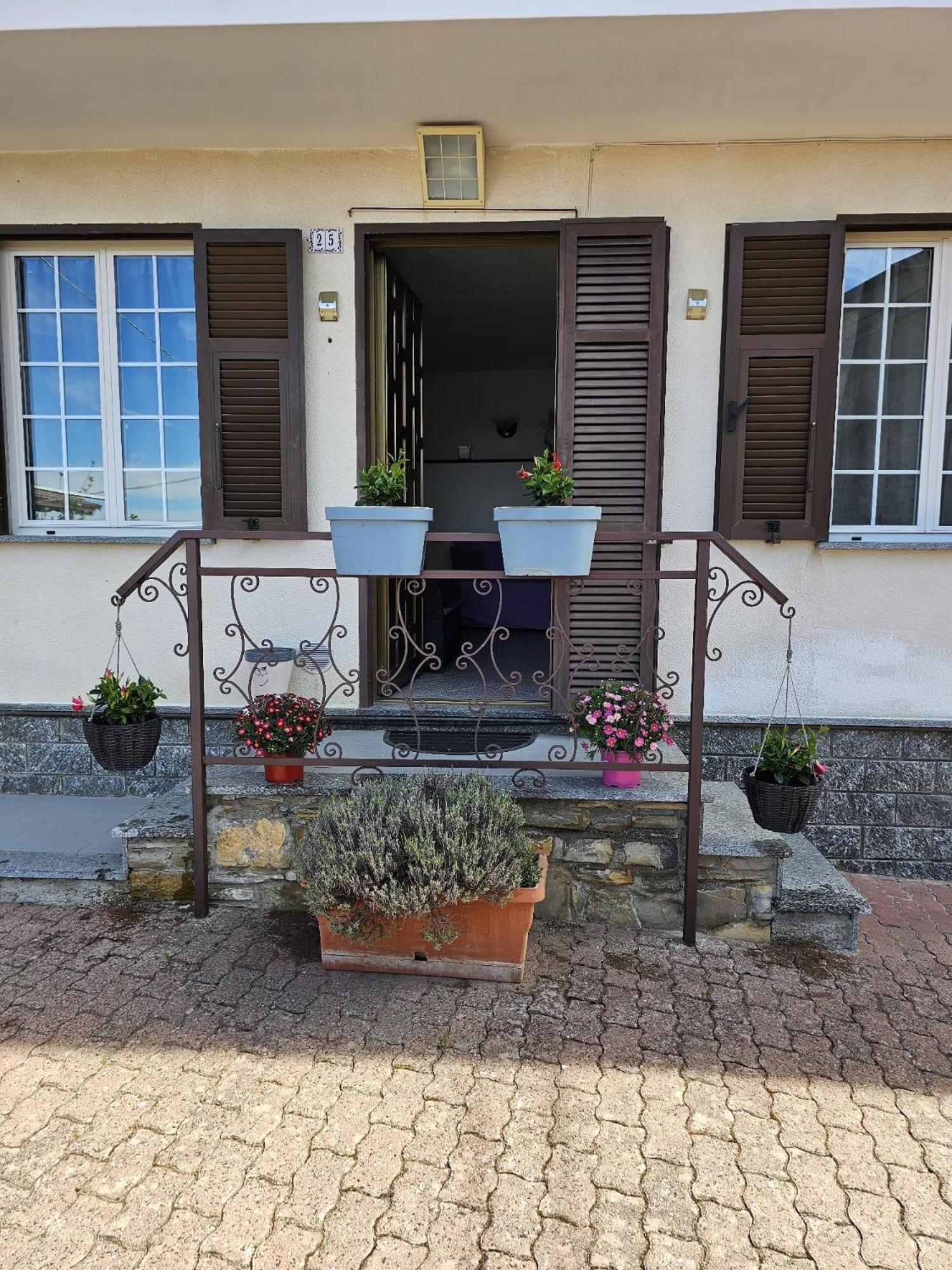 La Casa Della Lavanda Borgo Adorno Exterior photo